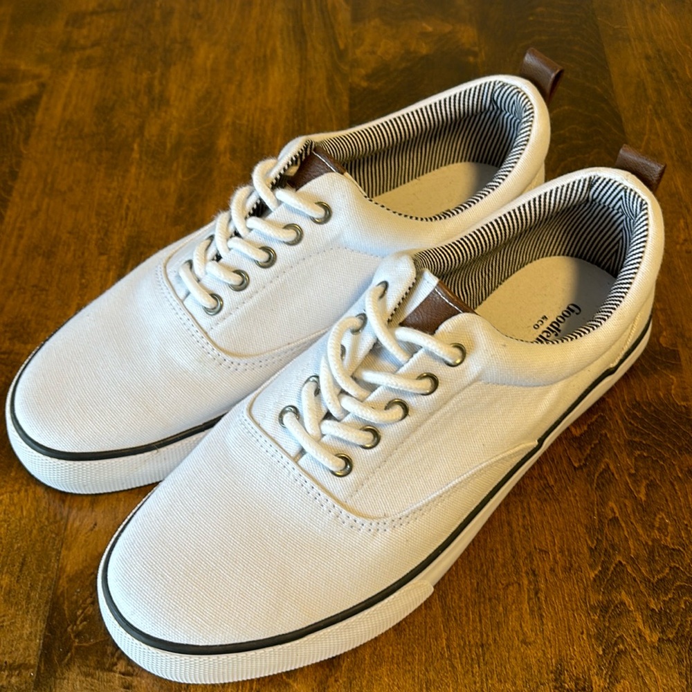 Men’s sneakers.